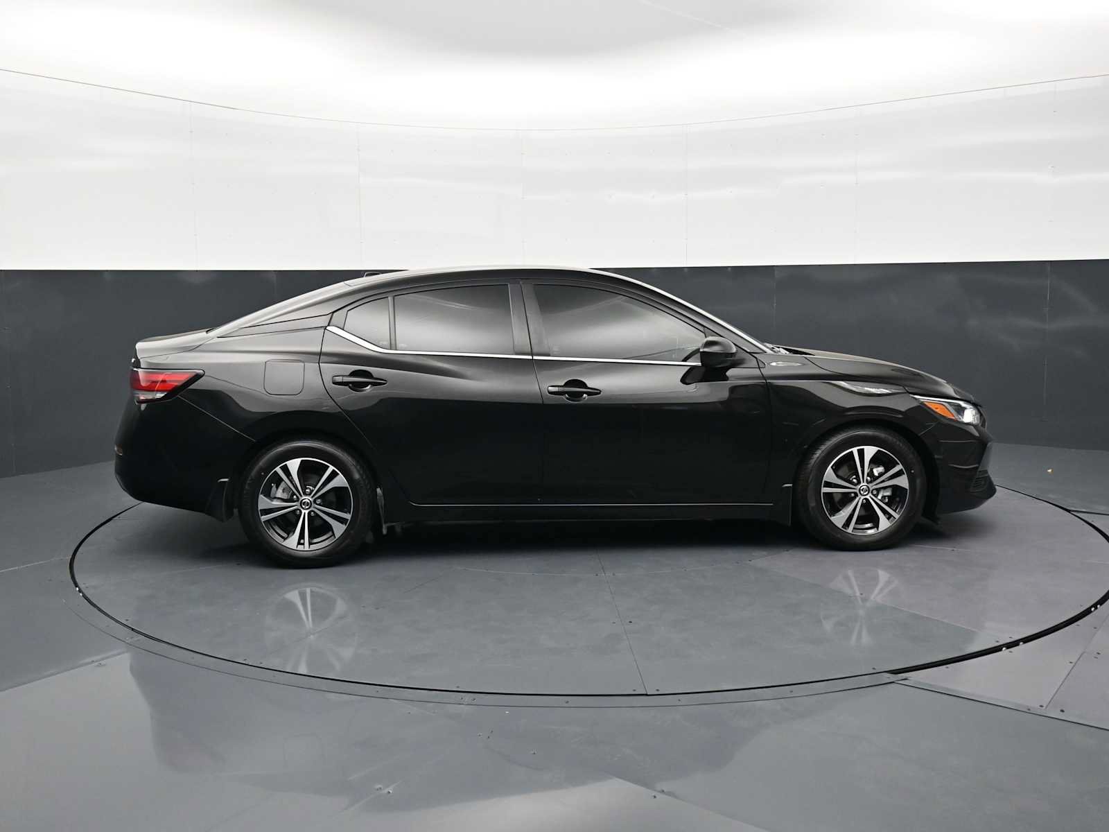 Used 2022 Nissan Sentra SV w/ All-Weather Package FWD image 4