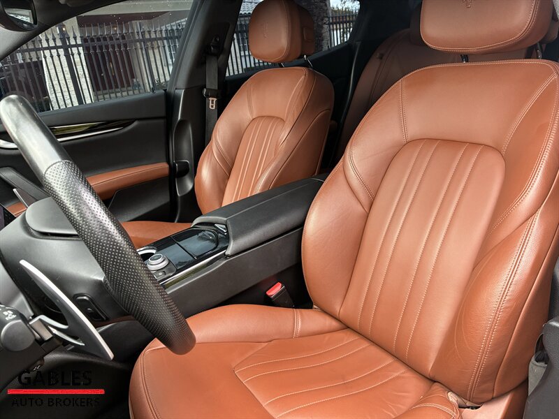 Used 2023 Maserati Ghibli Modena image 25