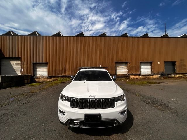 Used 2017 Jeep Grand Cherokee Limited AWD/4WD image 2