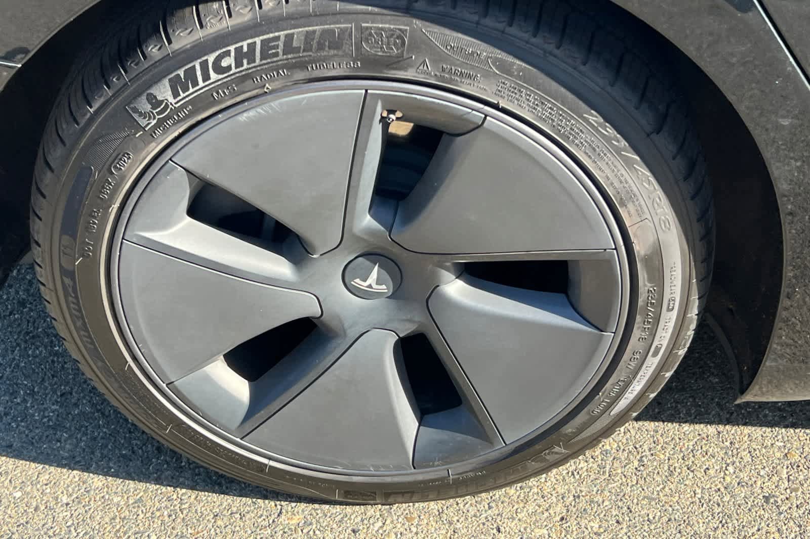 Used 2021 Tesla Model 3 Standard Range Plus RWD image 17