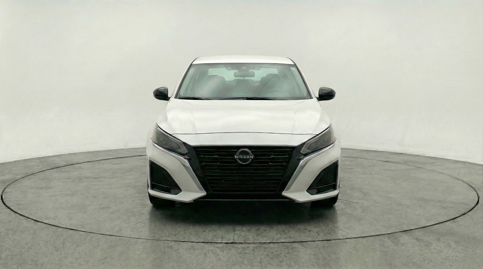 Used 2025 Nissan Altima 2.5 SV image 2