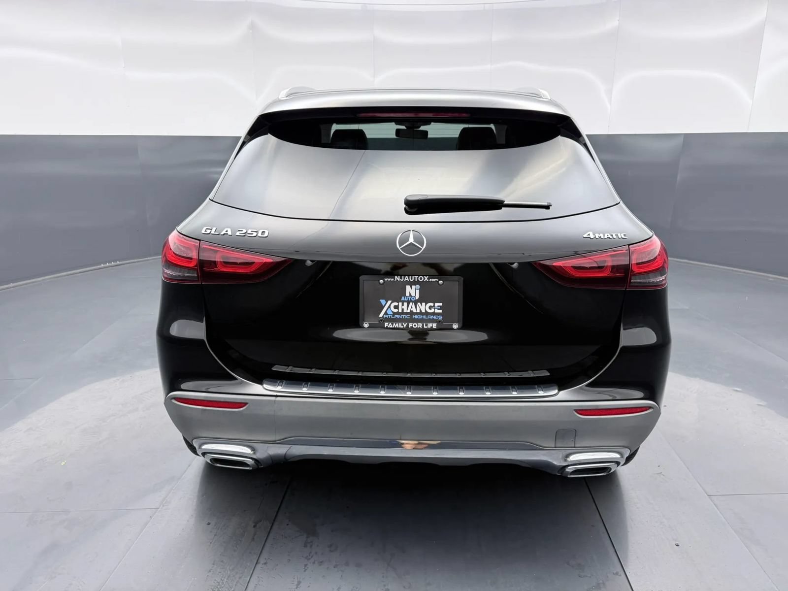 Used 2021 Mercedes-Benz GLA 250 4MATIC w/ Premium Package image 6