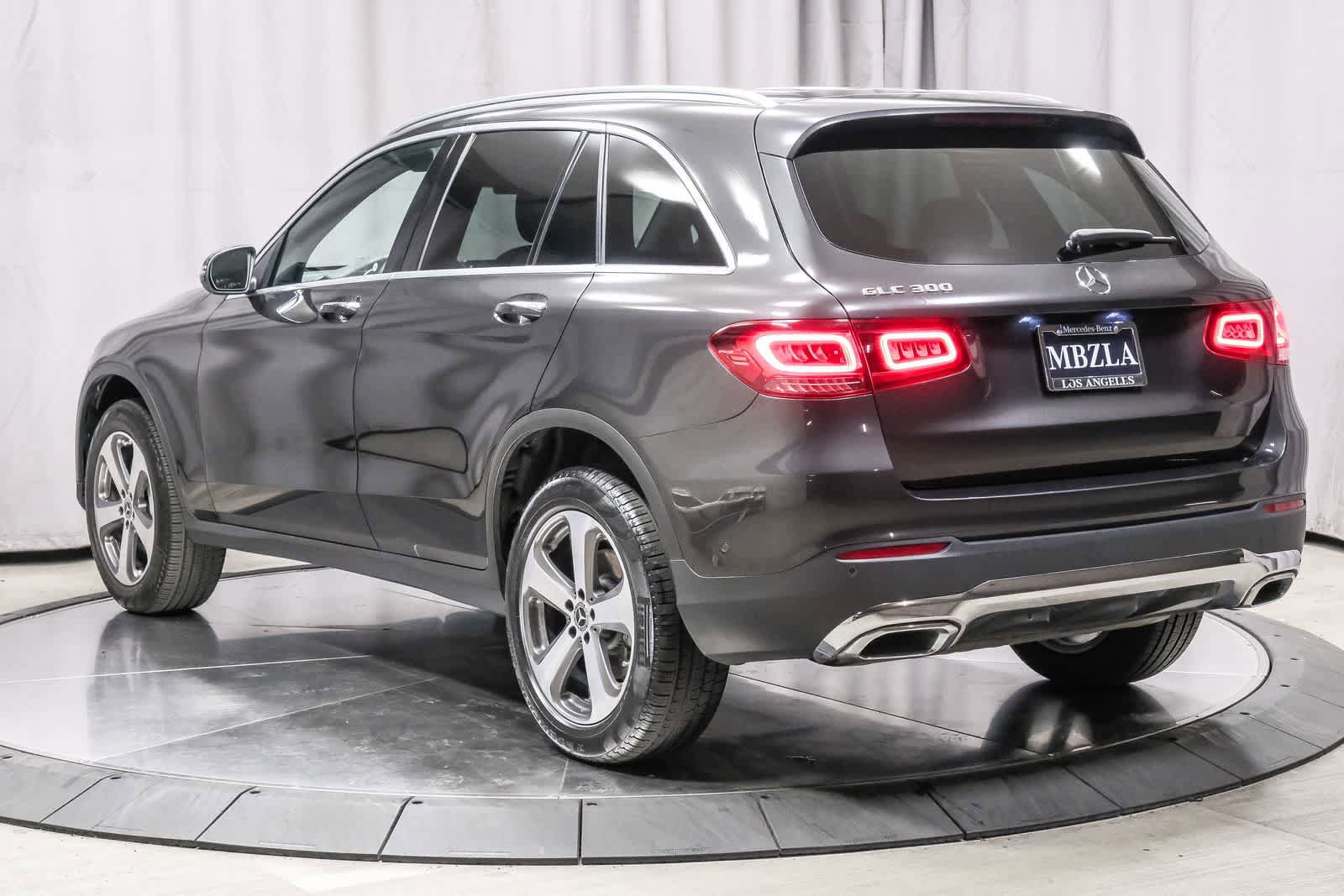 Used 2022 Mercedes-Benz GLC 300 image 2
