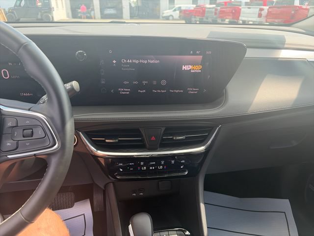 Used 2025 Buick Encore GX Avenir w/ Avenir Convenience Package AWD/4WD image 17