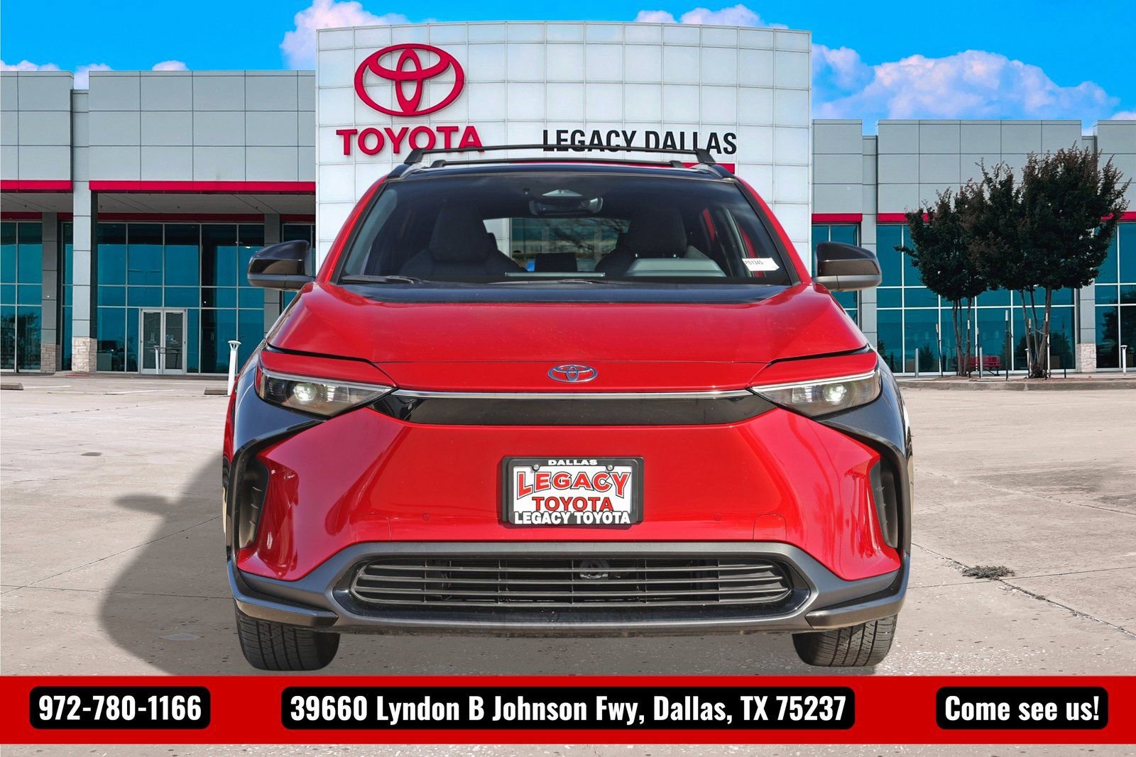 Used 2024 Toyota bZ4X XLE w/ Weather Package image 6