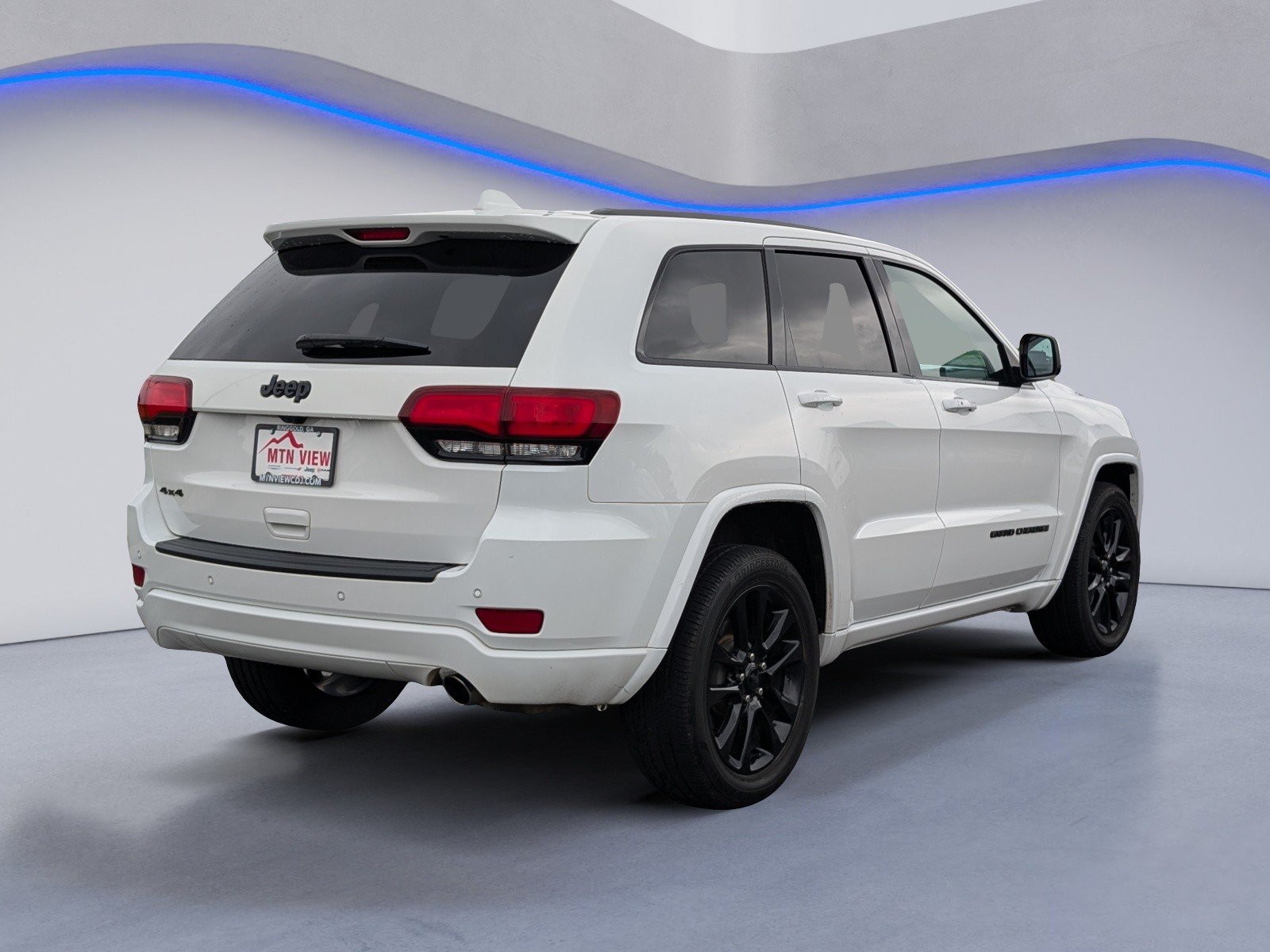 Used 2019 Jeep Grand Cherokee Laredo AWD/4WD image 9