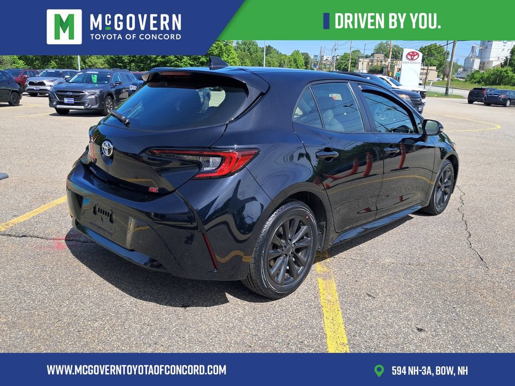Used 2024 Toyota Corolla SE FWD image 3