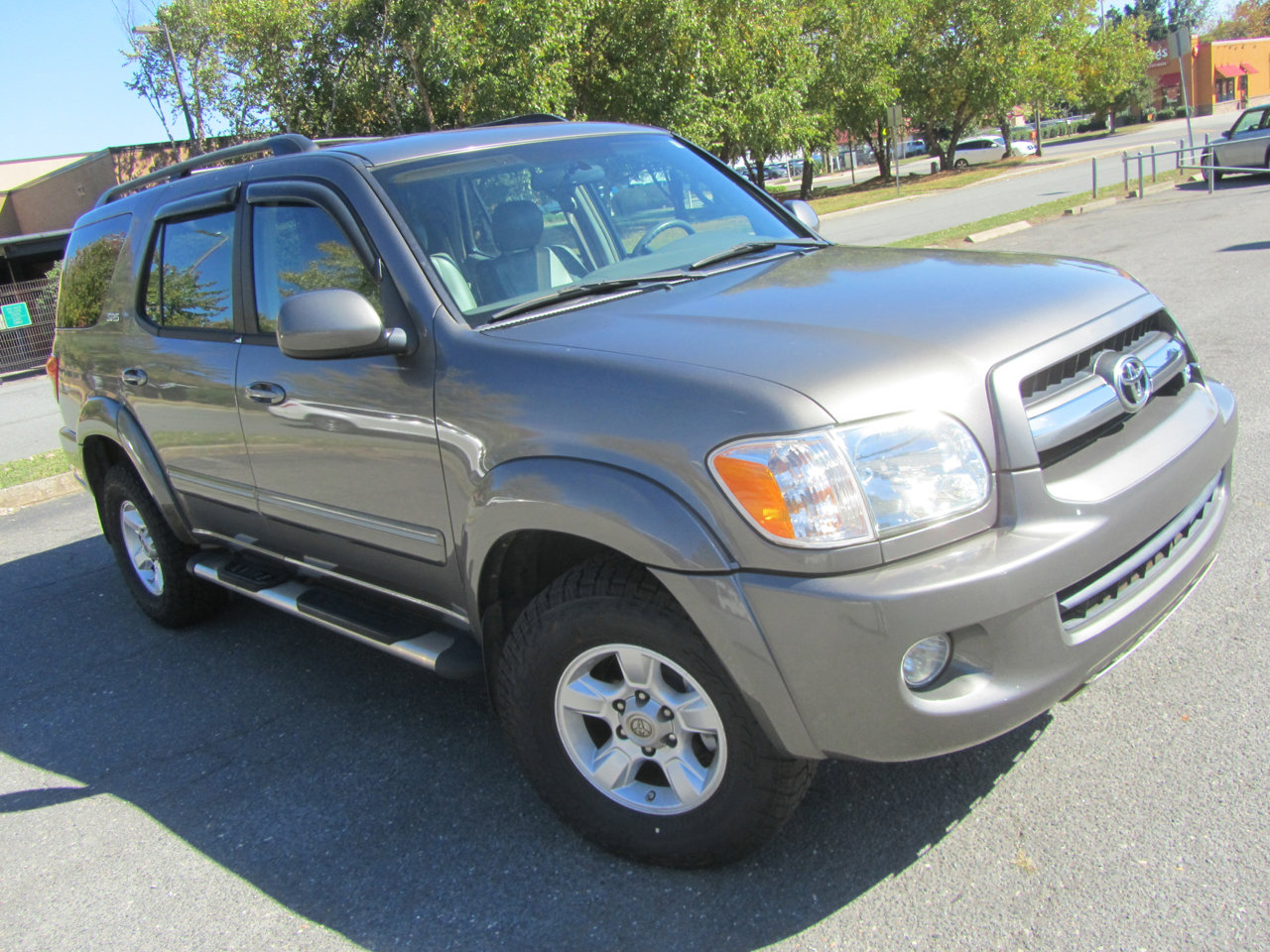 Used 2006 Toyota Sequoia SR5 image 3
