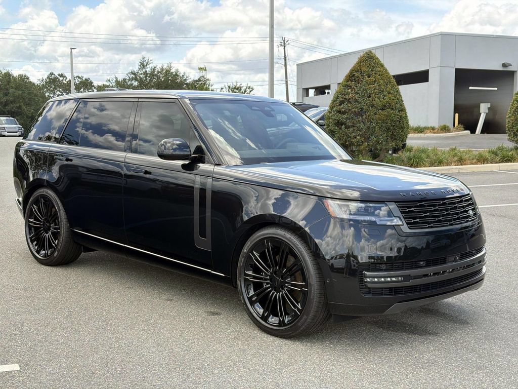 New 2026 Land Rover Range Rover Long Wheelbase SE AWD/4WD image 7