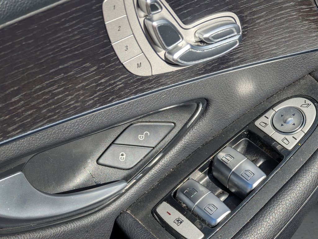 Used 2022 Mercedes-Benz GLC 300 4MATIC image 20