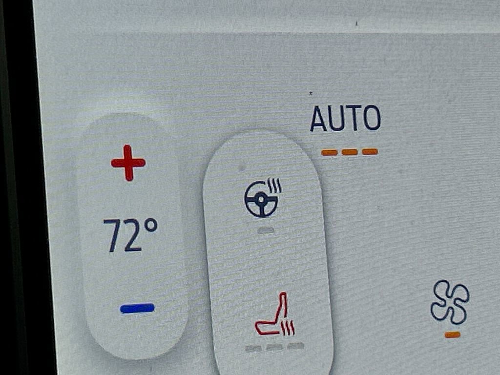 Used 2024 Ford Edge Titanium image 22