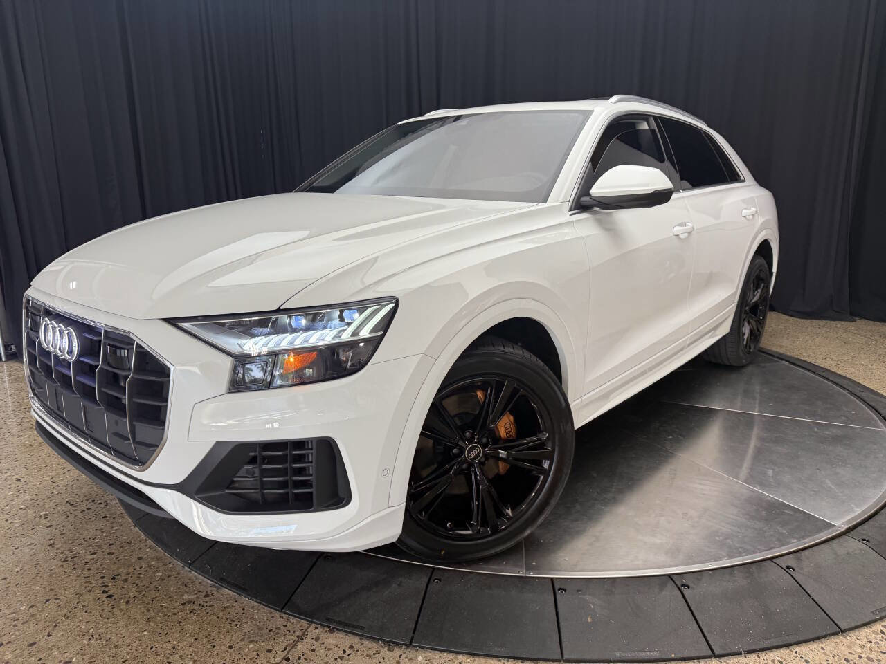 Used 2023 Audi Q8 Premium w/ Convenience Package image 2