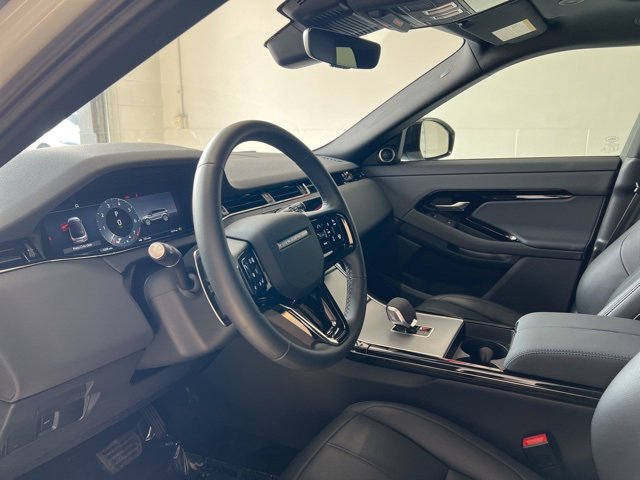 Used 2025 Land Rover Range Rover Evoque S image 16
