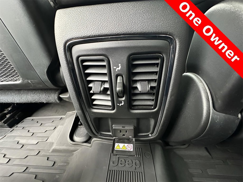 Used 2021 Jeep Grand Cherokee Laredo X image 27