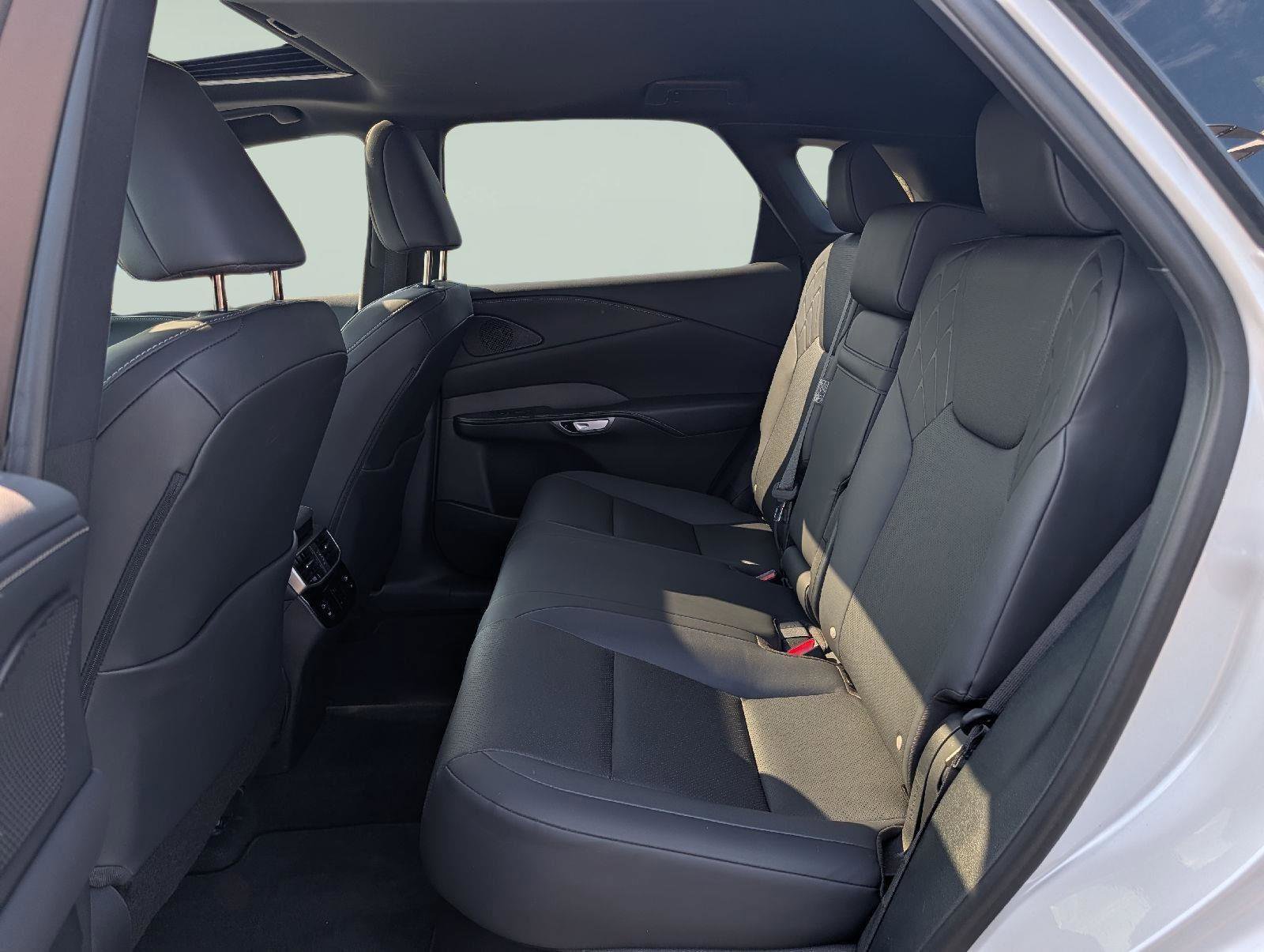 Used 2024 Lexus RX 350 Premium w/ Accessory Package (Z1) AWD/4WD image 17