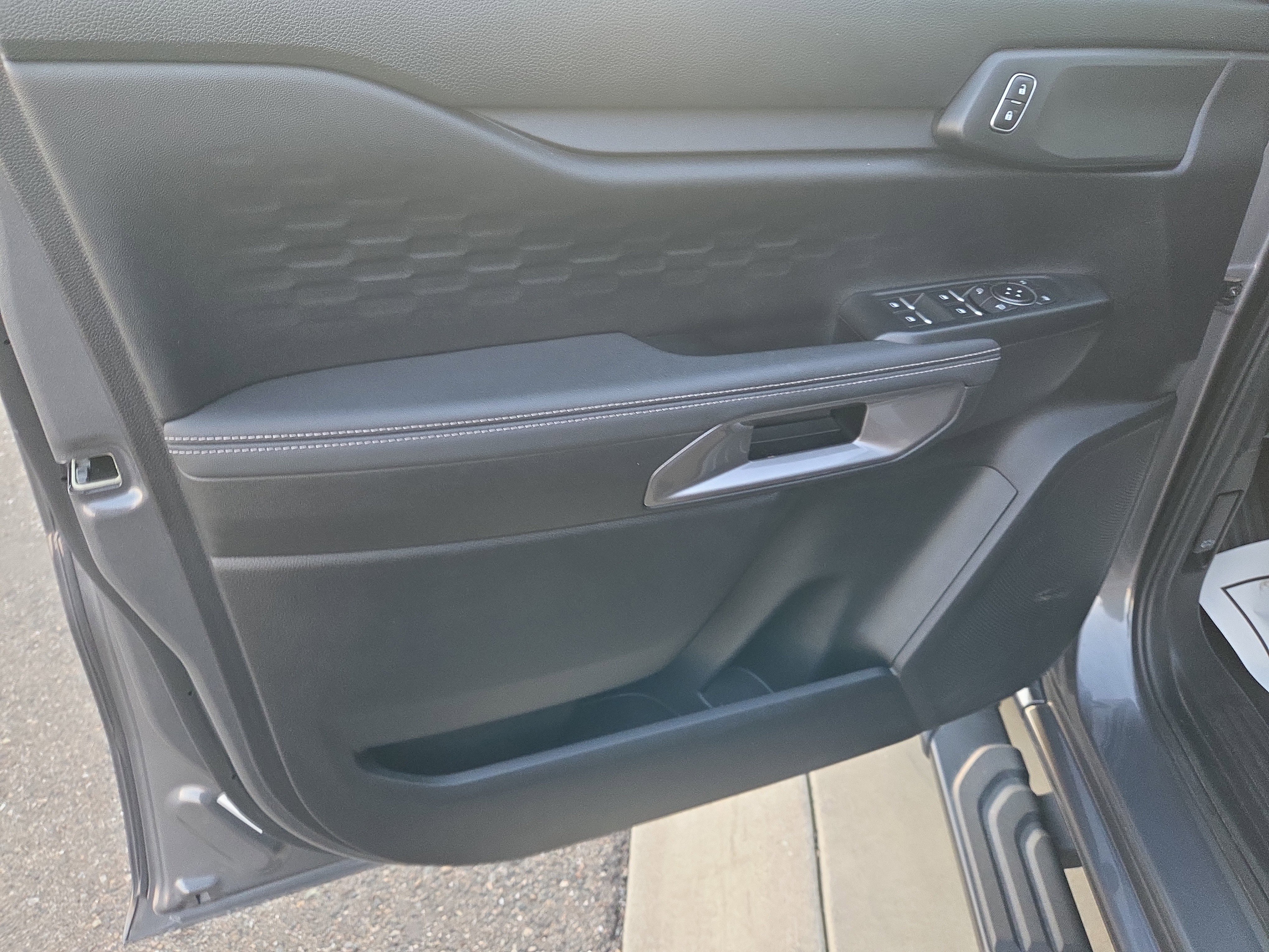 Used 2024 Ford Ranger XLT w/ FX4 Off-Road Package image 11