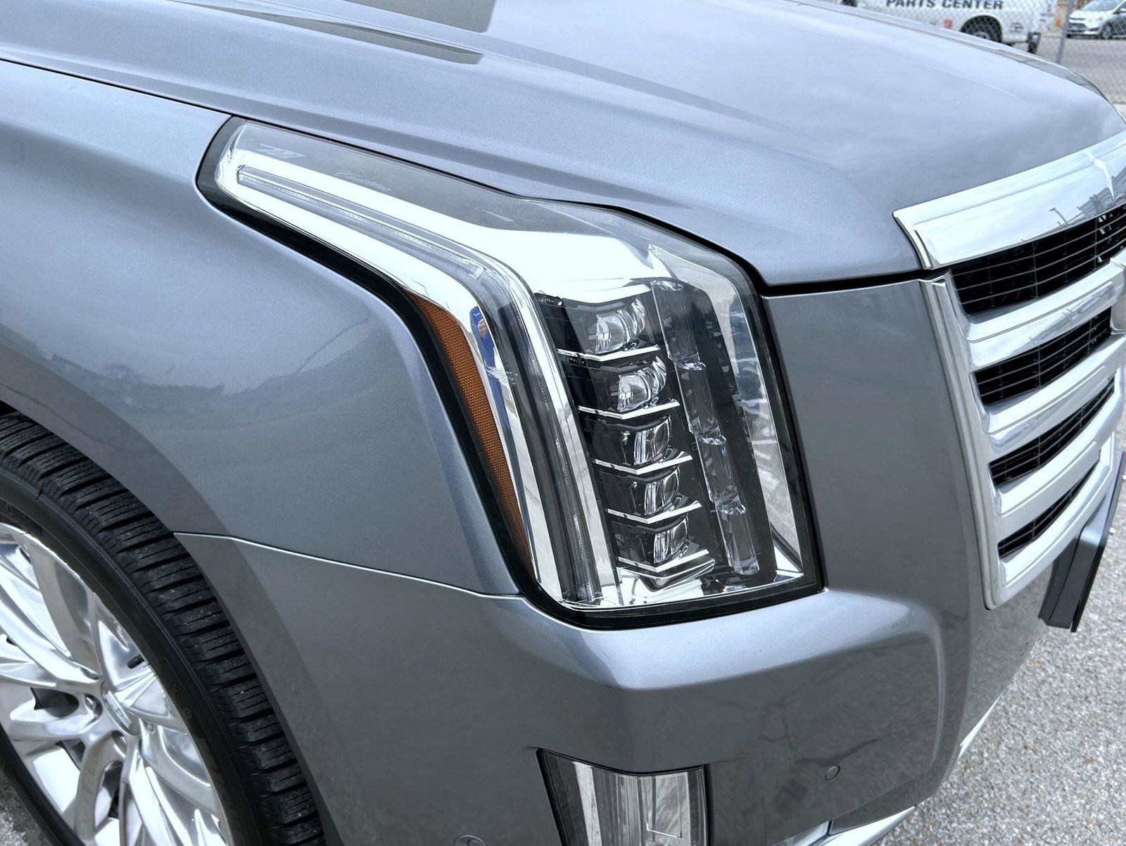 Used 2019 Cadillac Escalade Luxury image 10