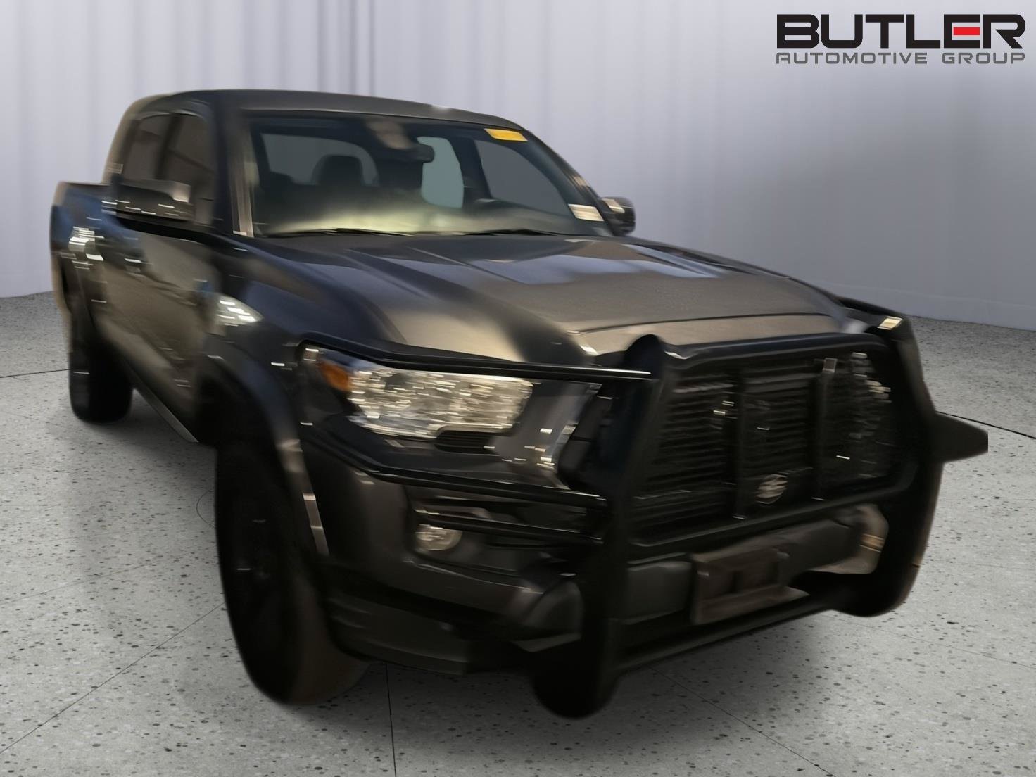 Used 2020 Toyota Tacoma SR5 RWD image 5