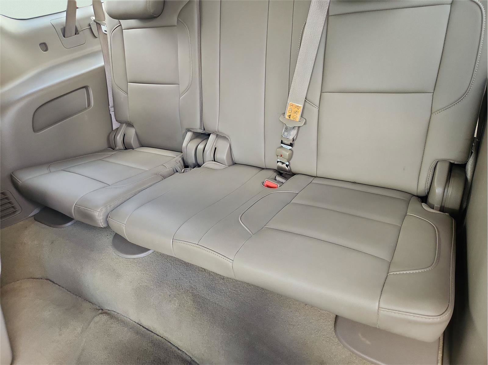 Used 2015 Chevrolet Suburban LT RWD image 33