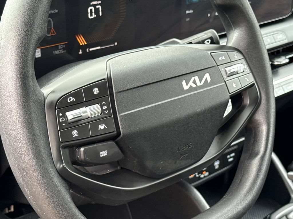 Used 2025 Kia K4 FWD image 19
