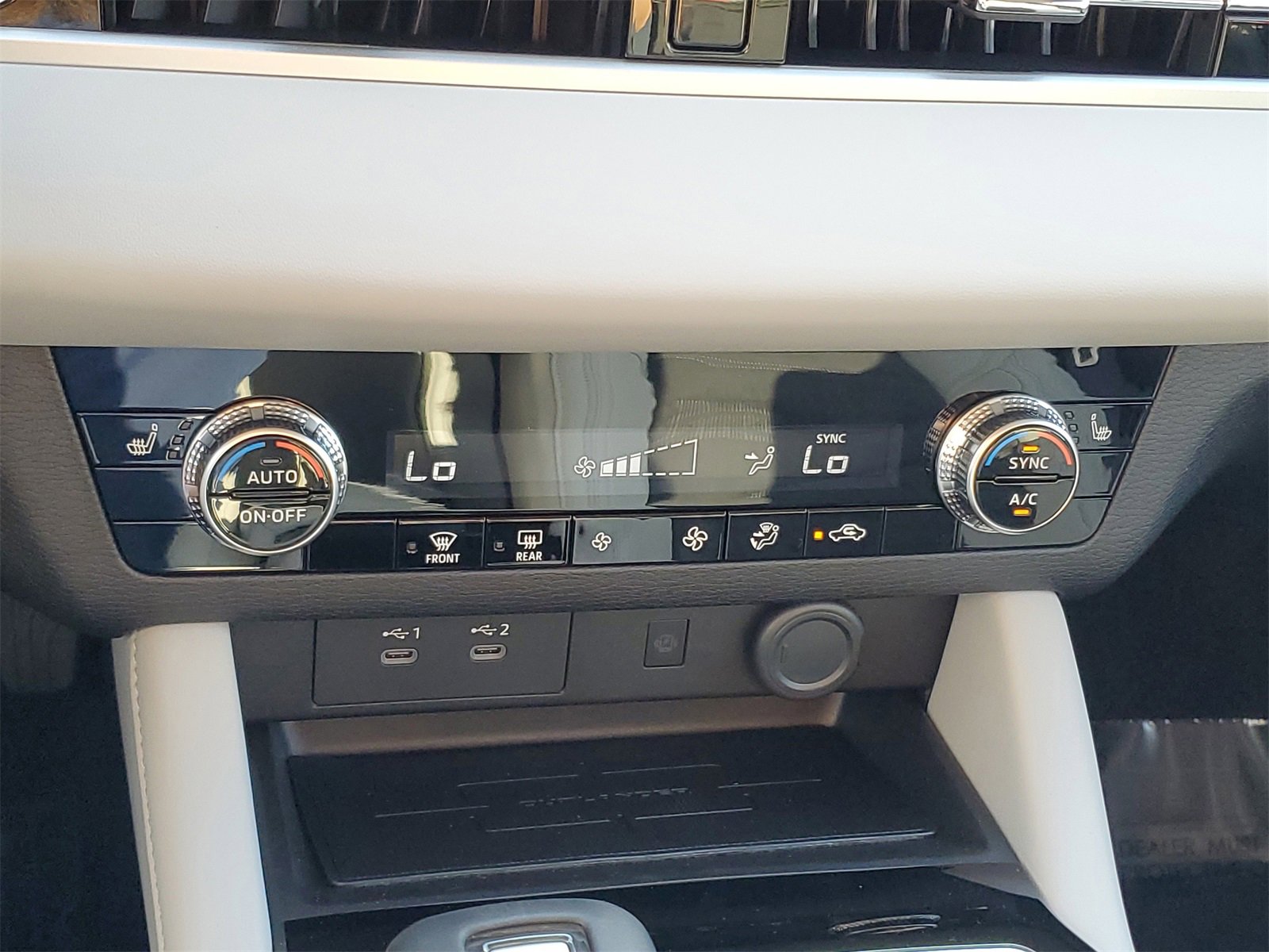 New 2025 Mitsubishi Outlander SE image 18