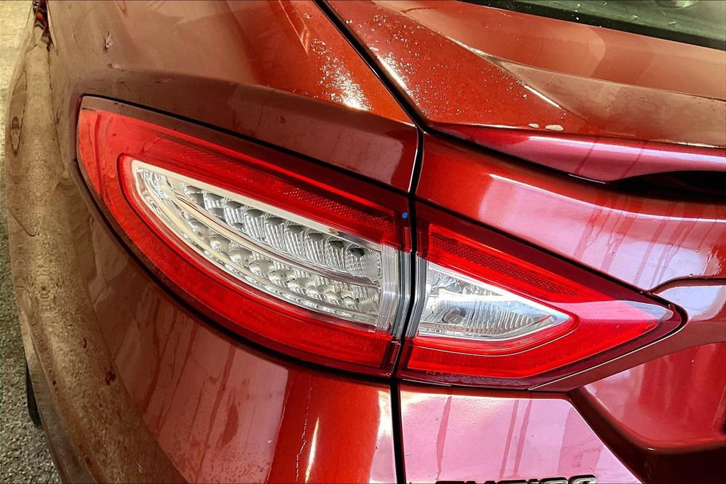 Used 2014 Ford Fusion SE w/ Equipment Group 201A image 21