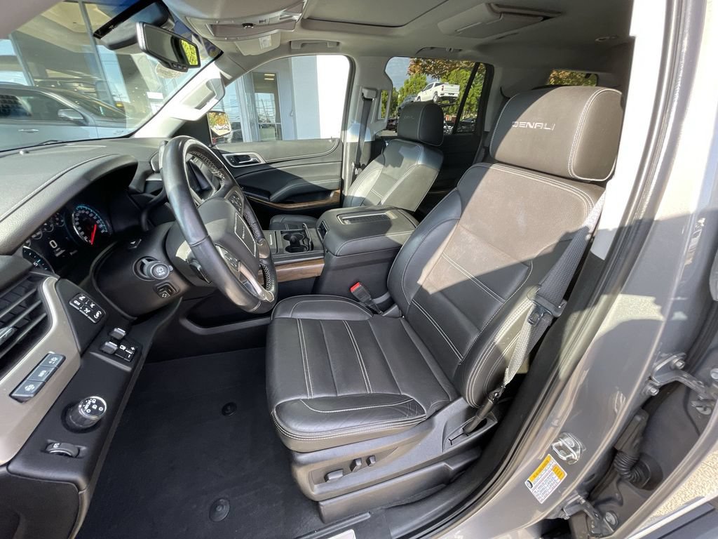 Certified 2019 GMC Yukon Denali w/ Denali Ultimate Package RWD image 12