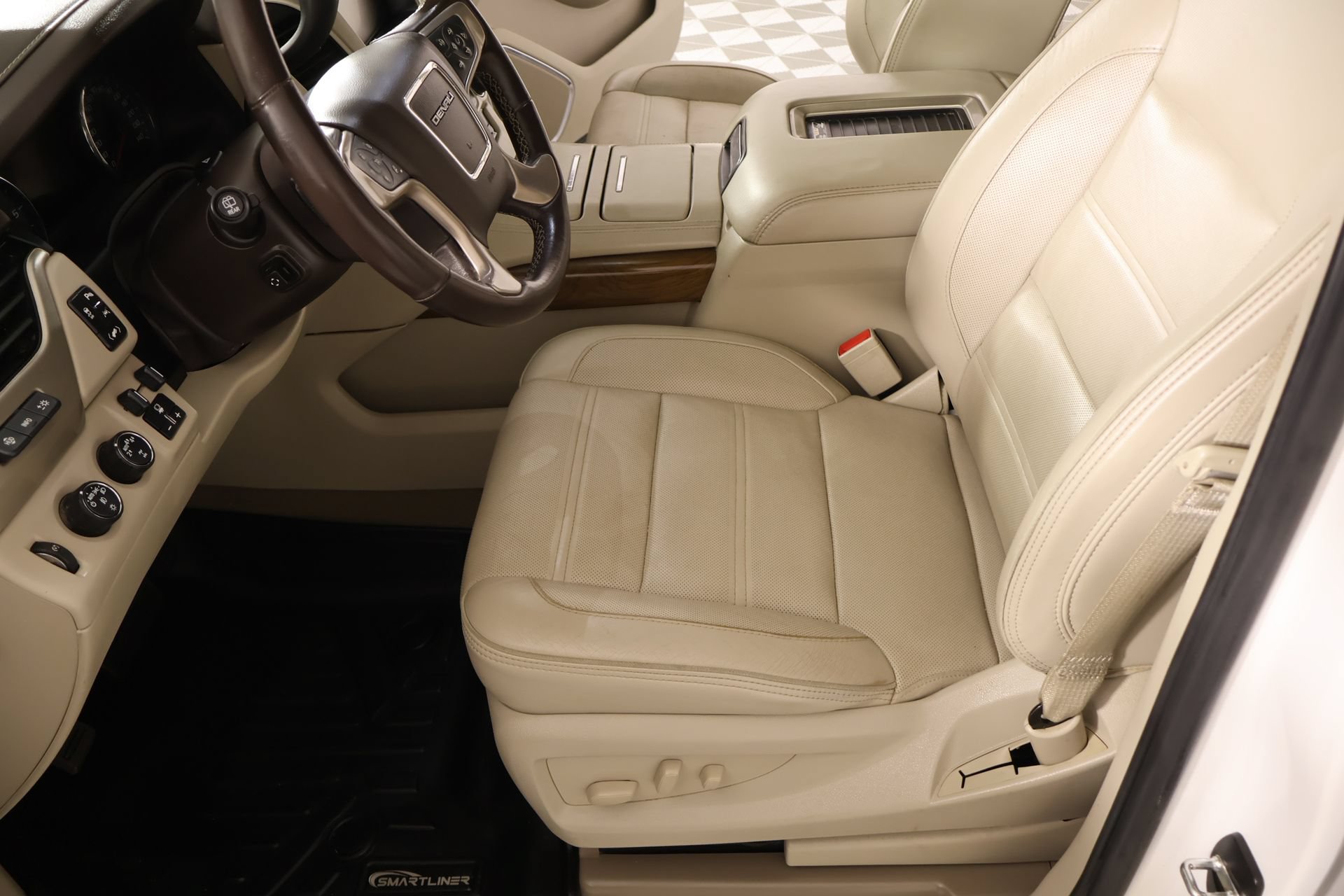 Used 2020 GMC Yukon XL Denali AWD/4WD image 12
