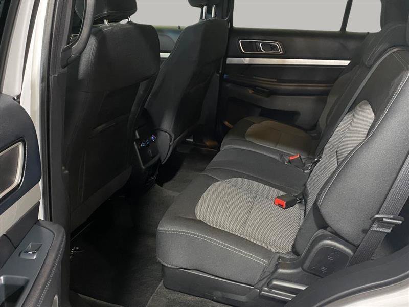 Used 2016 Ford Explorer XLT AWD/4WD image 11