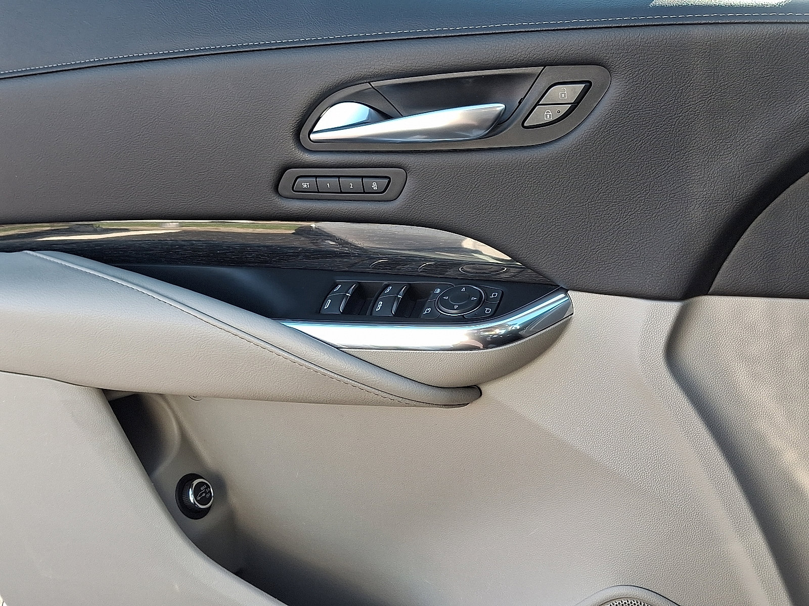 Certified 2021 Cadillac XT4 Premium Luxury w/ Cold Weather Package image 14