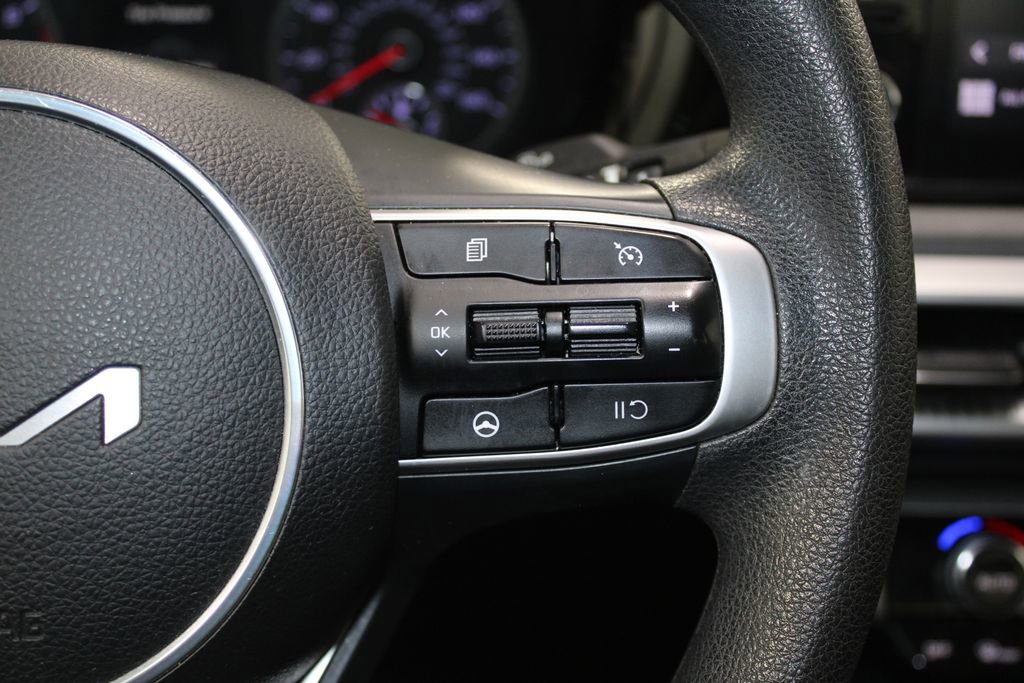 Used 2023 Kia K5 LXS image 33