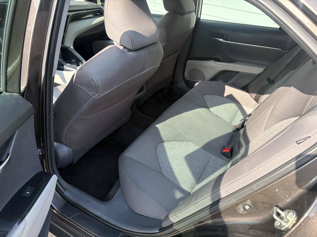 Used 2019 Toyota Camry LE FWD image 10