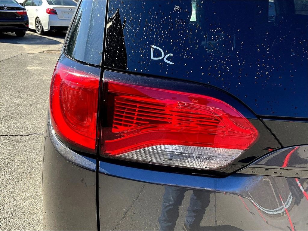 Used 2017 Chrysler Pacifica Touring-L image 28