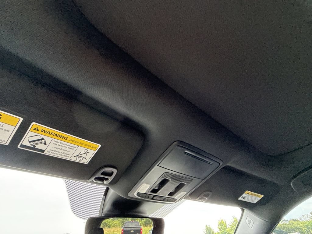 Used 2025 Honda Pilot TrailSport image 25