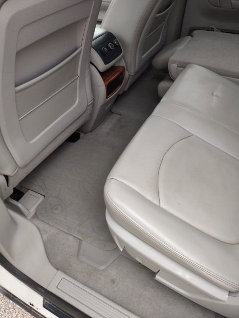 Used 2008 Saturn Outlook XR w/ Premium Trim Package image 17