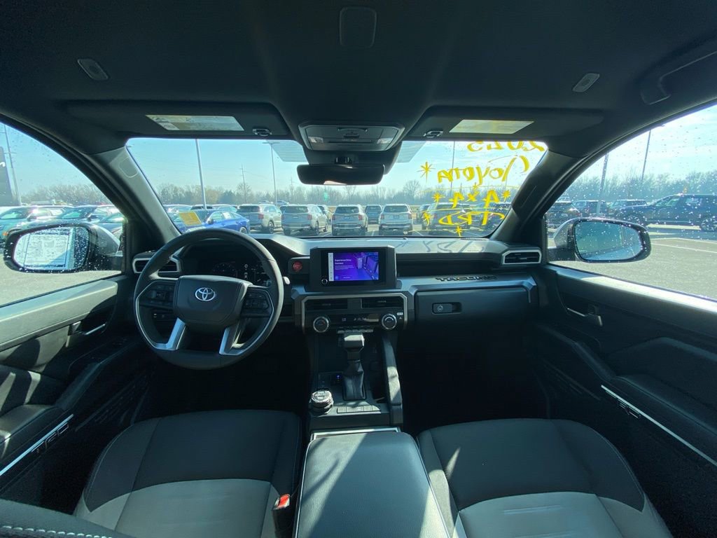 Used 2025 Toyota Tacoma TRD Off-Road image 22