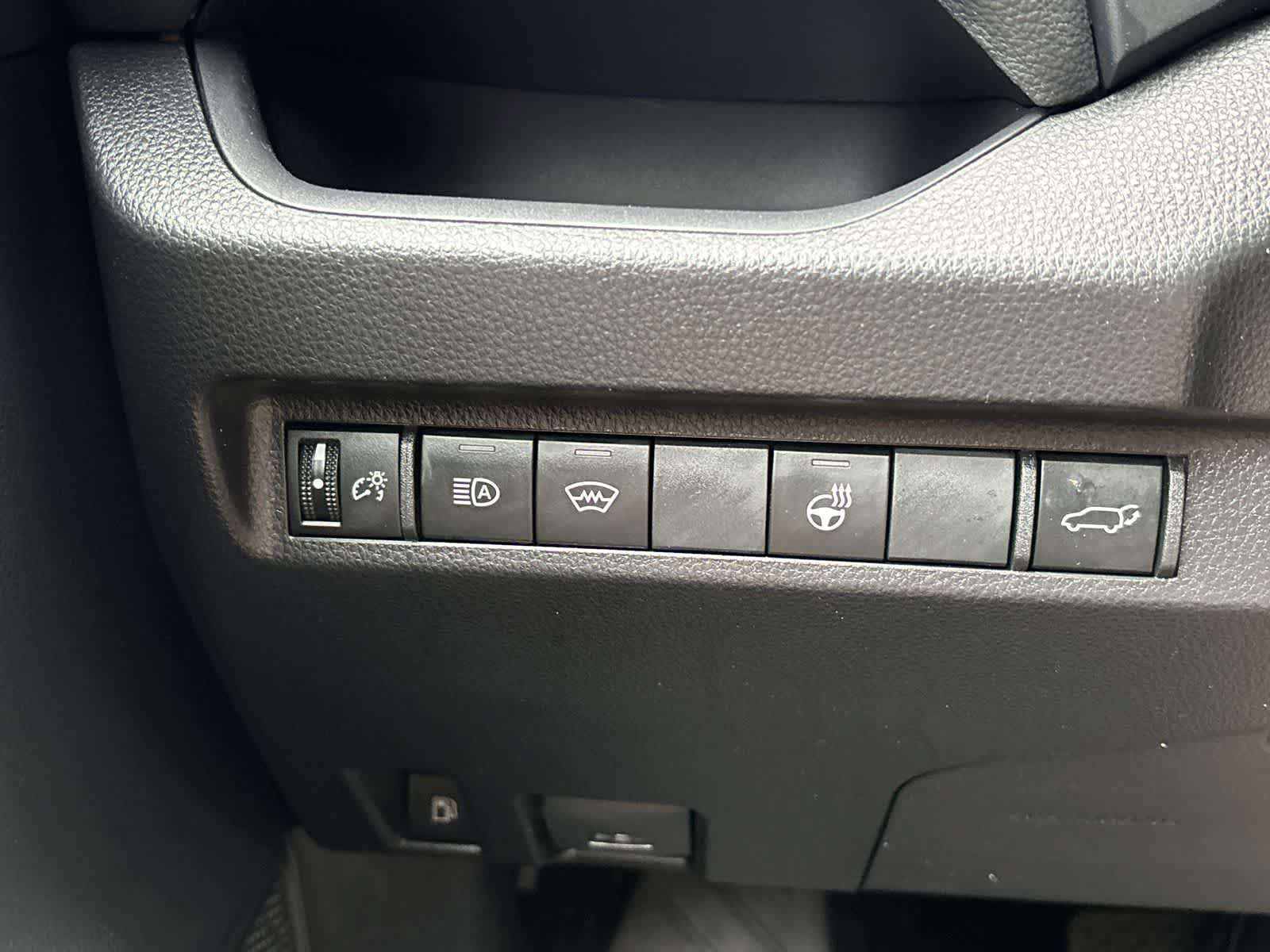 Used 2023 Toyota RAV4 SE w/ Weather & Moonroof Package AWD/4WD image 7