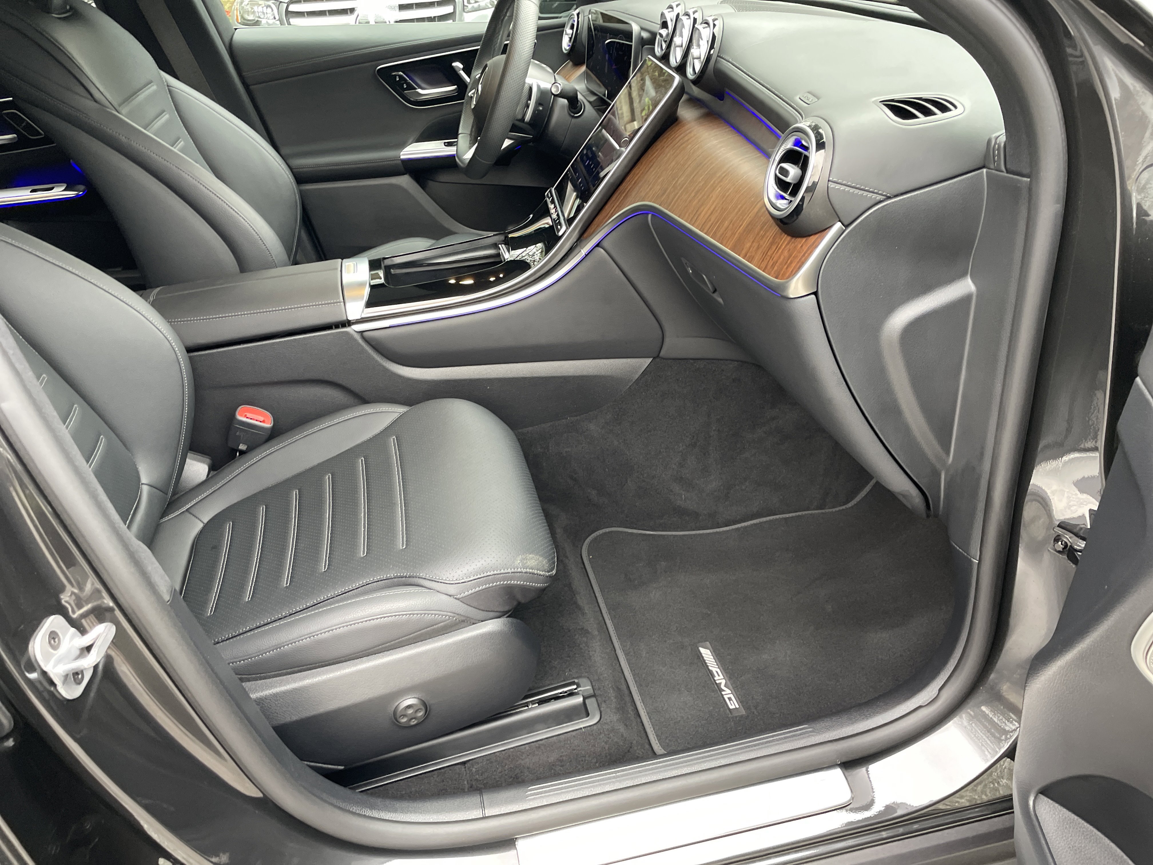 Certified 2025 Mercedes-Benz GLC 300 image 48