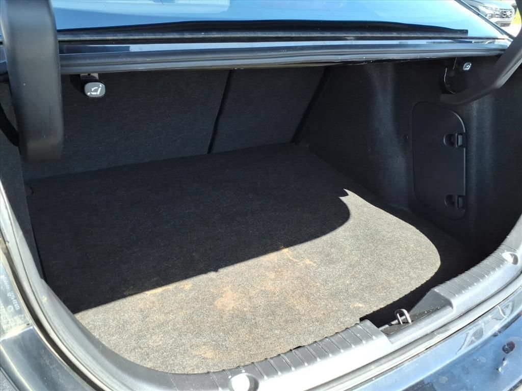 Used 2018 MAZDA MAZDA3 Sport w/ Preferred Equipment Package FWD image 16