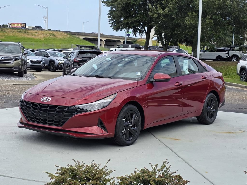 Used 2023 Hyundai Elantra SEL FWD image 7