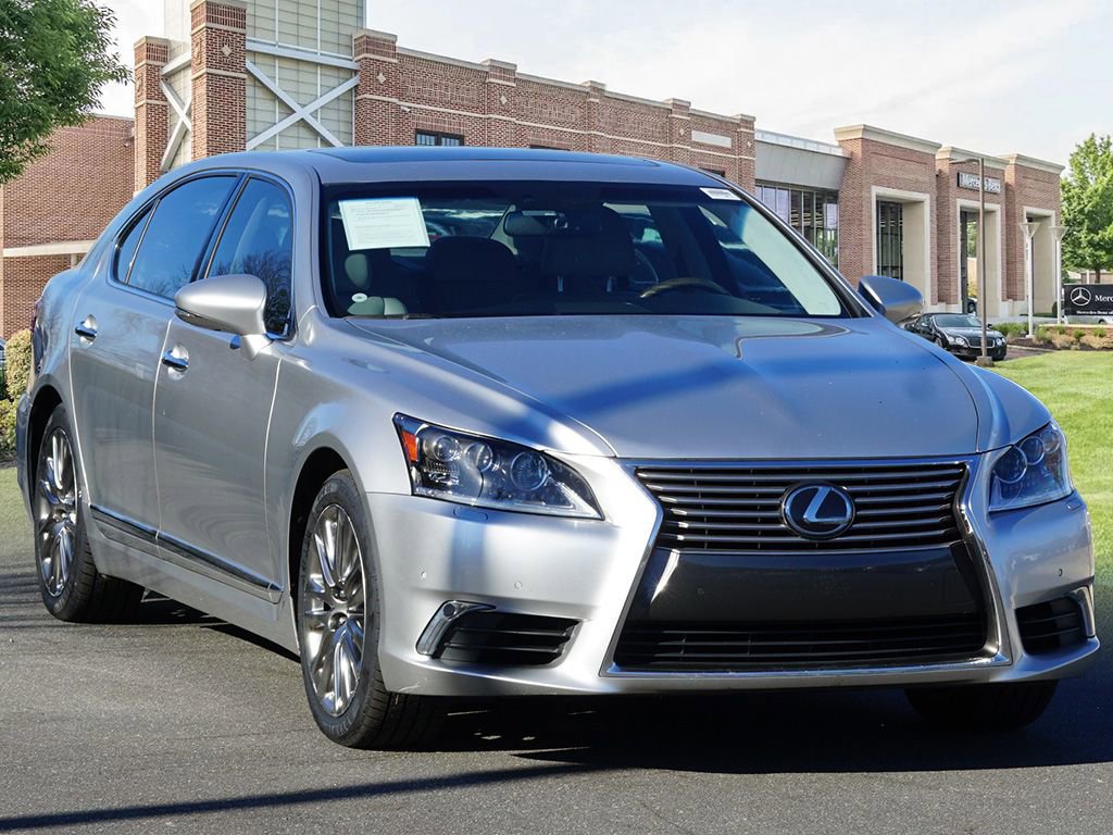 Used 2016 Lexus LS 460 L image 3