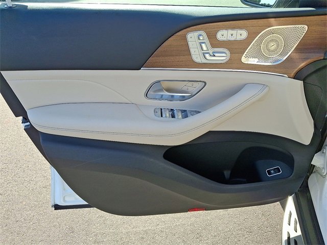 Used 2022 Mercedes-Benz GLS 450 4MATIC image 10