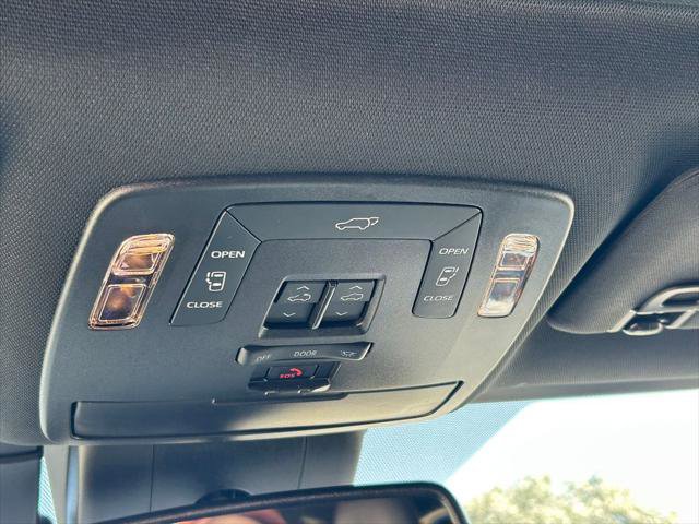 Certified 2025 Toyota Sienna XSE w/ XSE Premium Package image 21