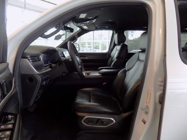 Certified 2024 Jeep Wagoneer L Series II image 19