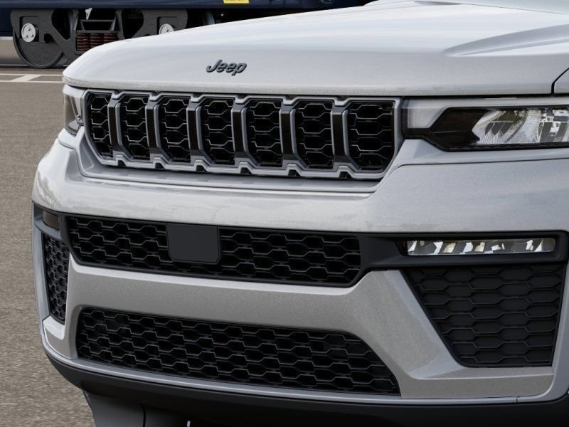 New 2026 Jeep Grand Cherokee Limited w/ Limited Altitude Package RWD image 11