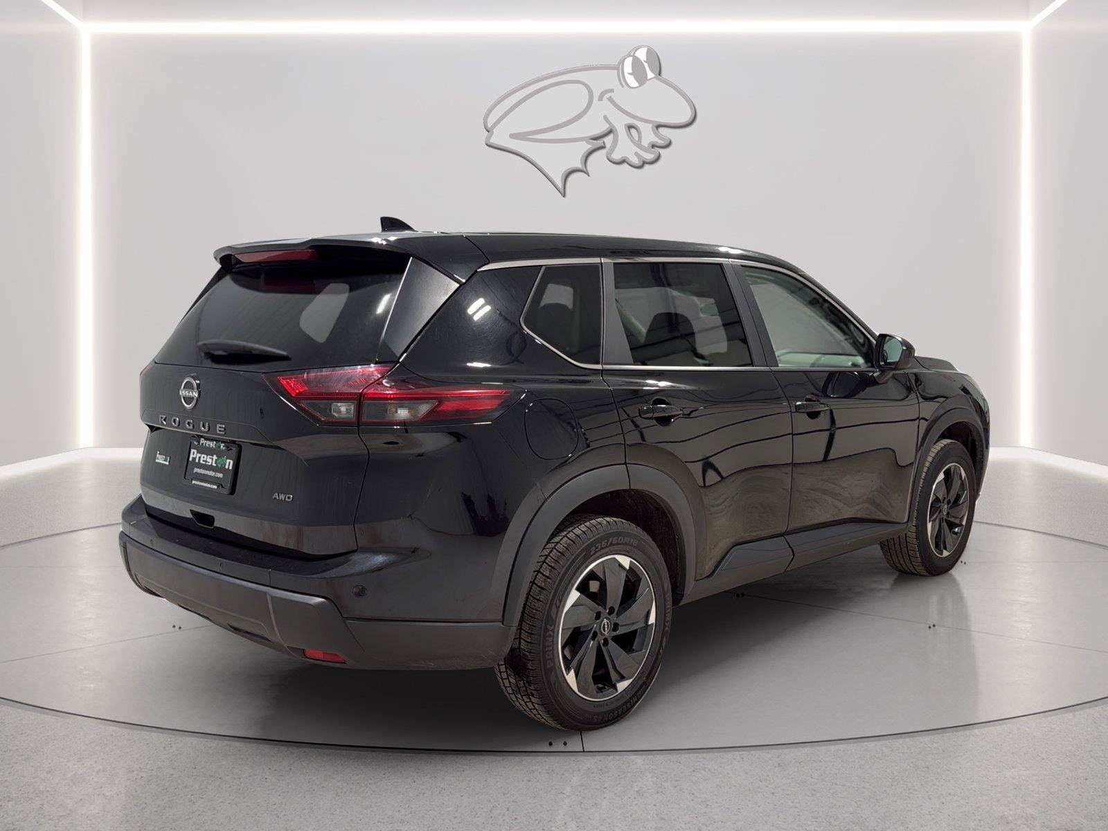 Used 2025 Nissan Rogue SV AWD/4WD image 5