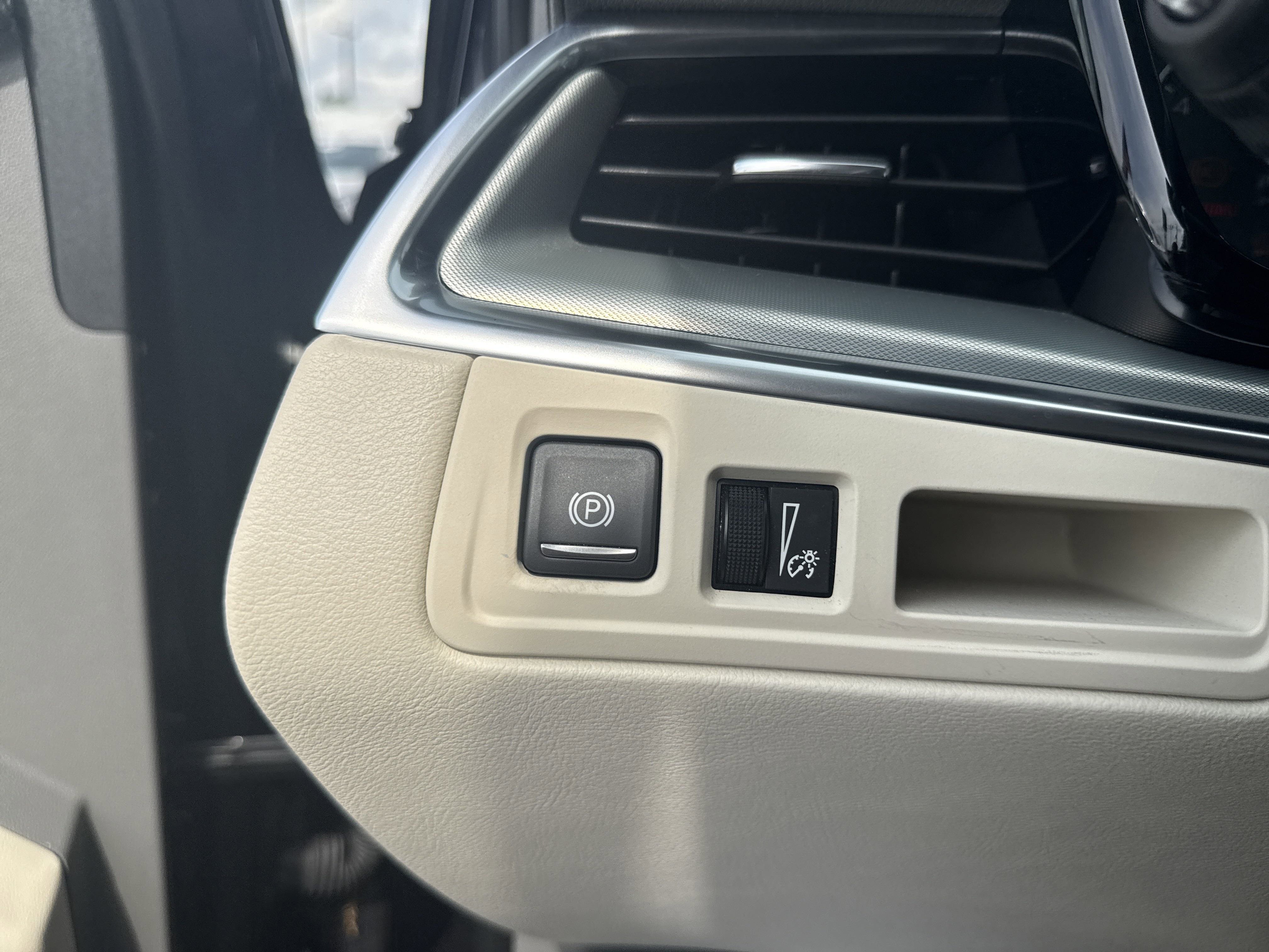 Used 2022 Cadillac XT5 Premium Luxury image 13