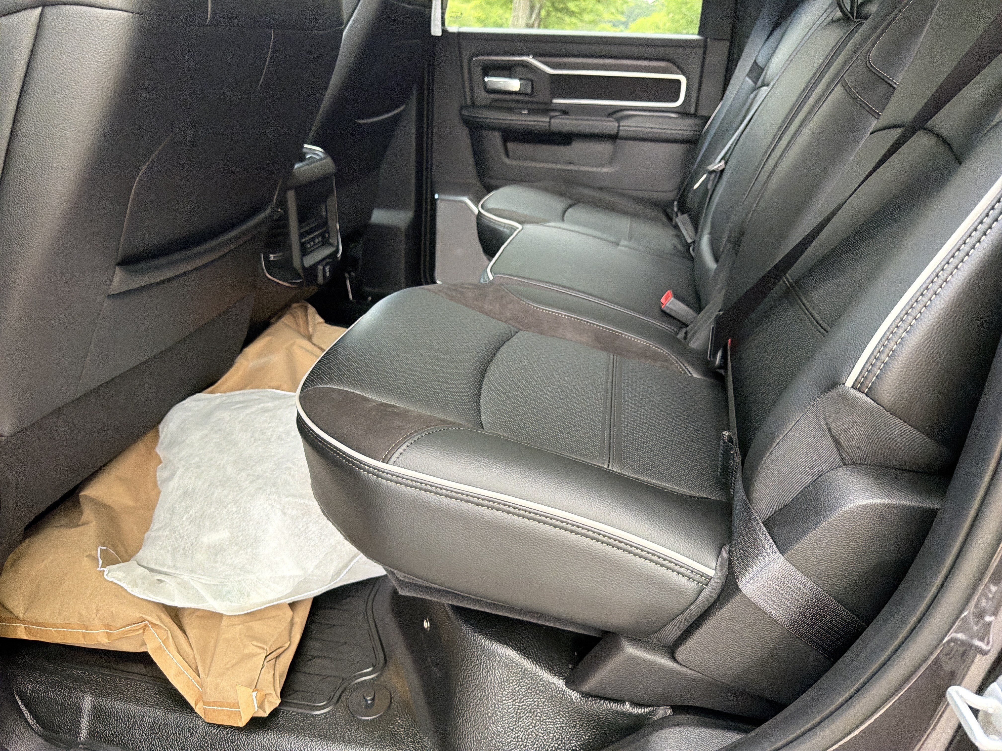 New 2026 RAM 4500 4x4 Crew Cab DRW w/ Laramie Trim Package image 19