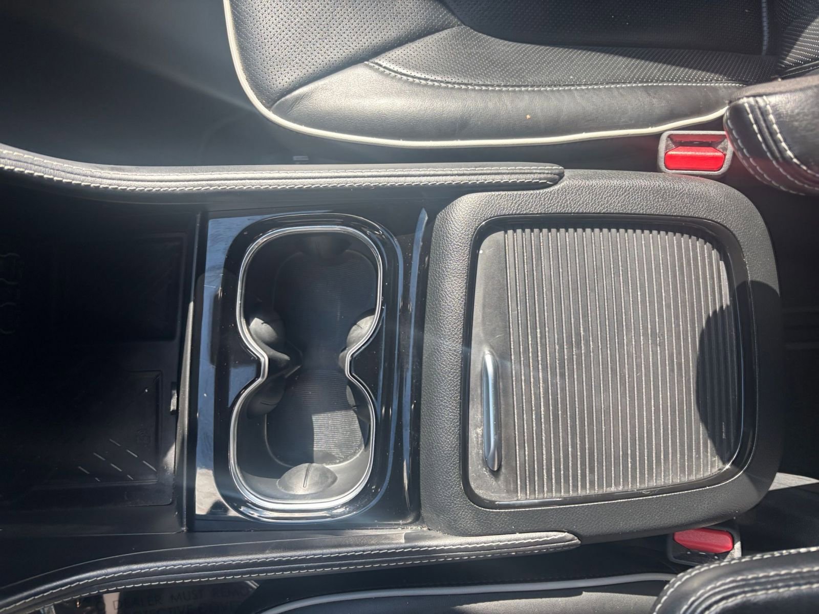 Used 2025 Chrysler Pacifica Limited image 45