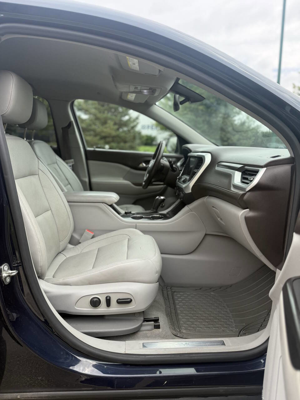 Used 2017 GMC Acadia SLT image 20